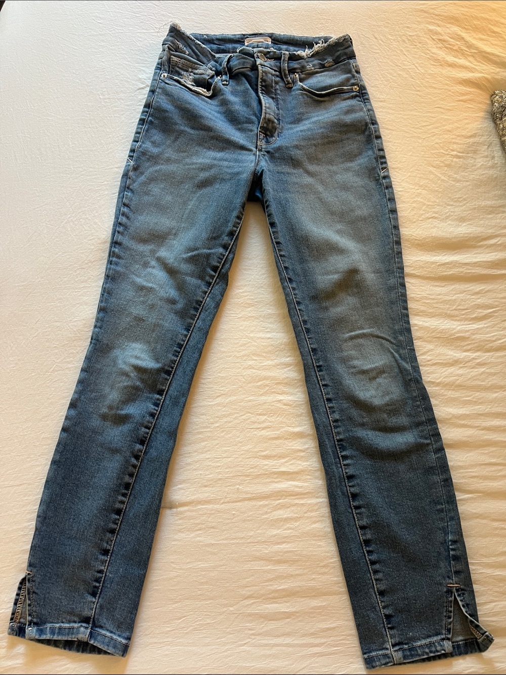 Good American Skinny Ankle Jeans in Medium Blue Wash; 4/27R